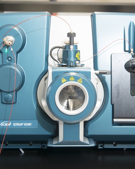 Desktop research equipment